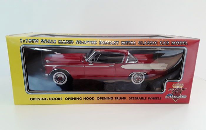 Studebaker Golden Hawk 1957 Motor City Classics 1/18