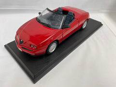 Alfa Romeo Spider Maisto 1/18