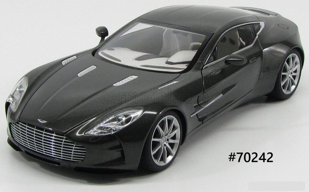 Aston Martin One-77 2009 AUTOart Signature 1/18