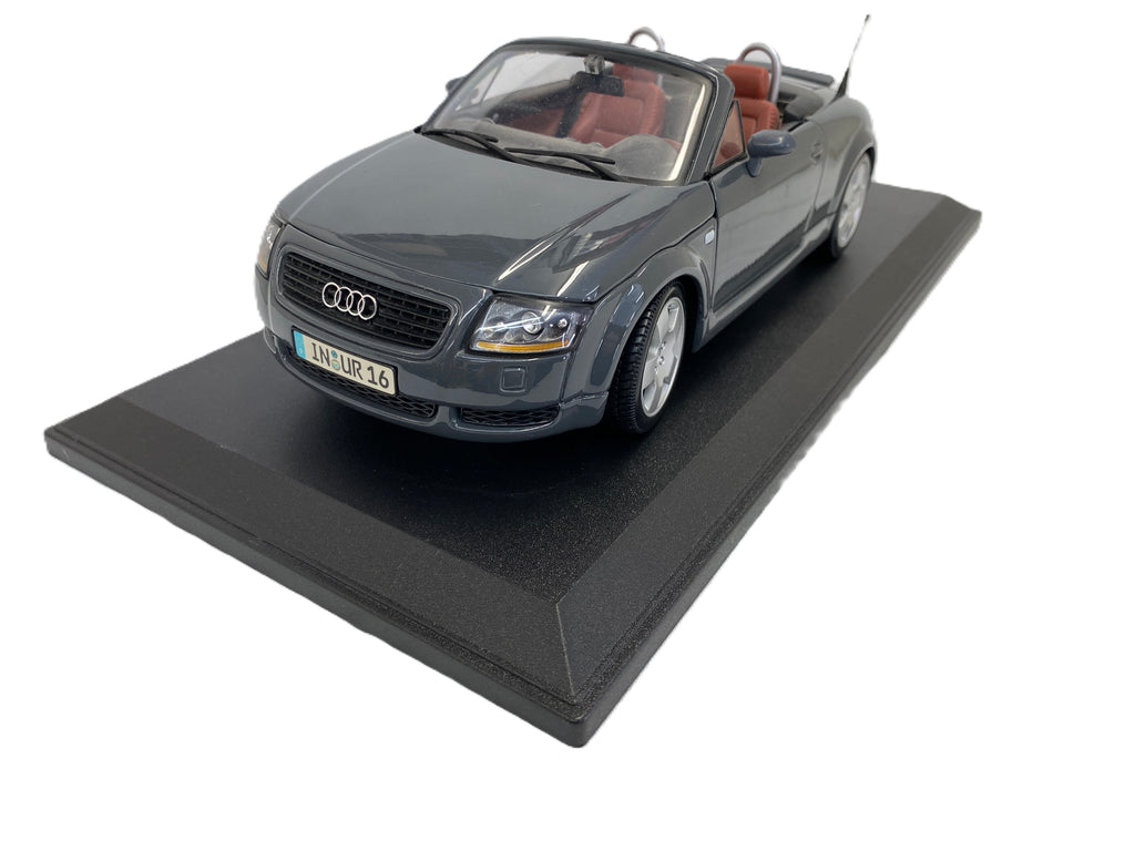 Audi TT Roadster Maisto 1/18