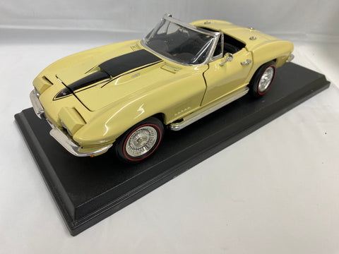 Chevrolet Corvette Sting Ray Convertible 1967 ERTL American Muscle 1/18