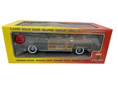 Chrysler Town & Country 1948 Motor City Classics 1/18