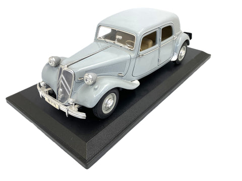 Citroen 15CV 6 cylindres 1952 Maisto 1/18