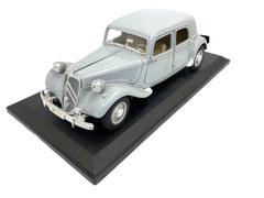 Citroen 15CV 6 cylindres 1952 Maisto 1/18