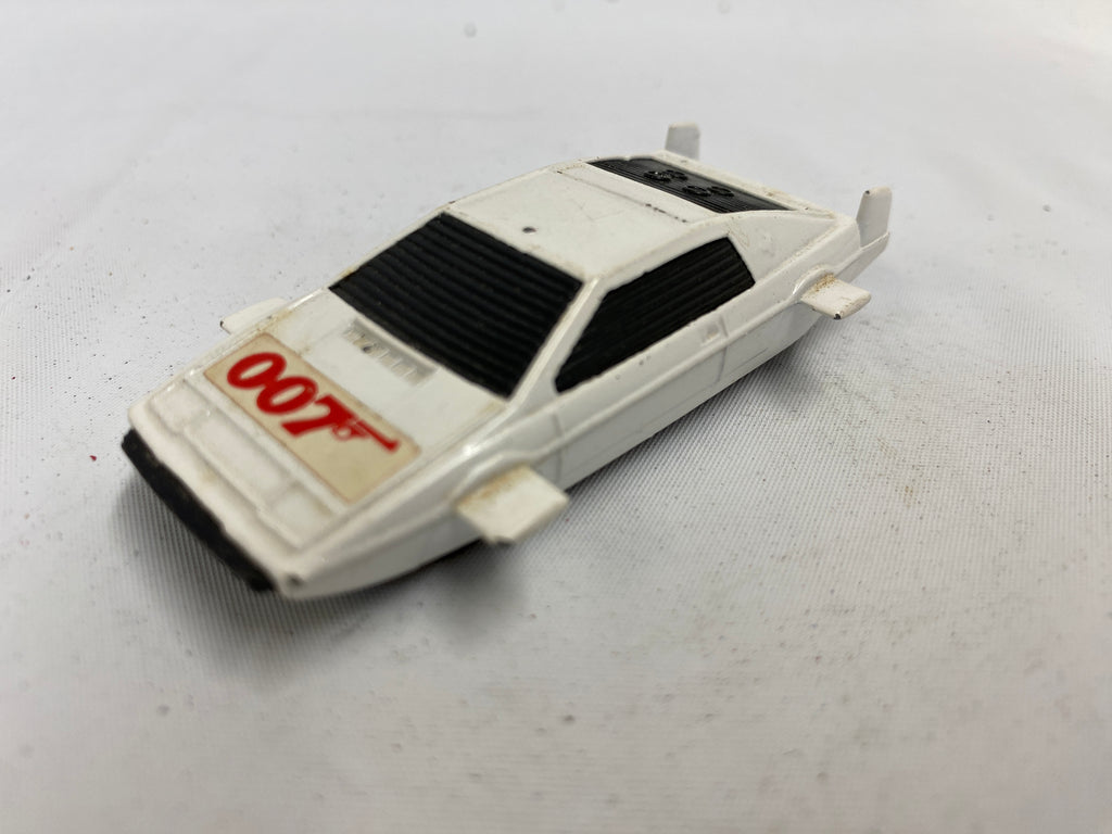 Lotus Esprit Corgi 1/64