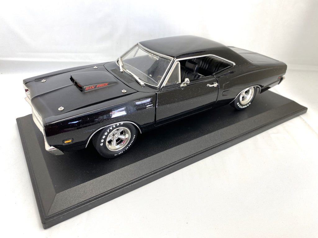 Dodge Coronet Super Bee 1969 Johnny Lightning 1/18