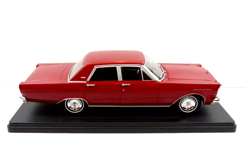 Ford Galaxie 500 1965 Edicola 1/24