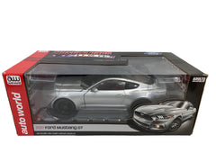 Ford Mustang GT 2017 Auto World 1/18