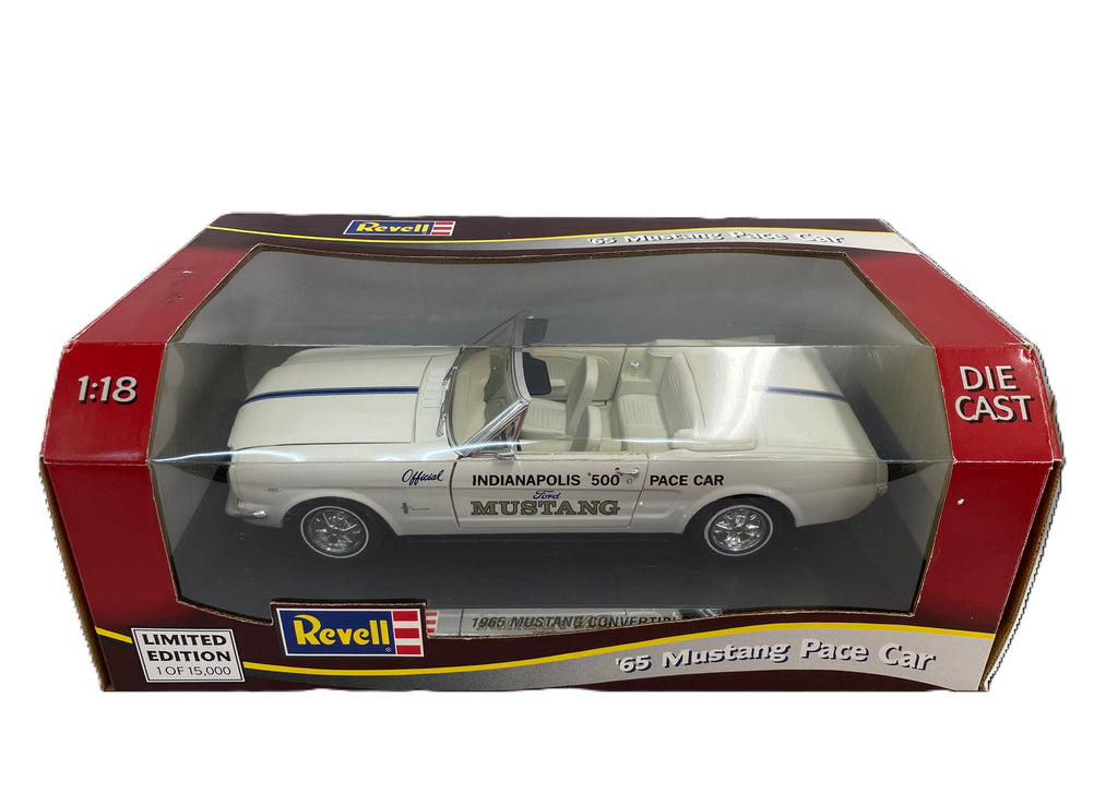 Ford Mustang 1964 1/2 Pace Car Revell 1/18