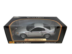 Ford Mustang GT 1999 Maisto 1/18
