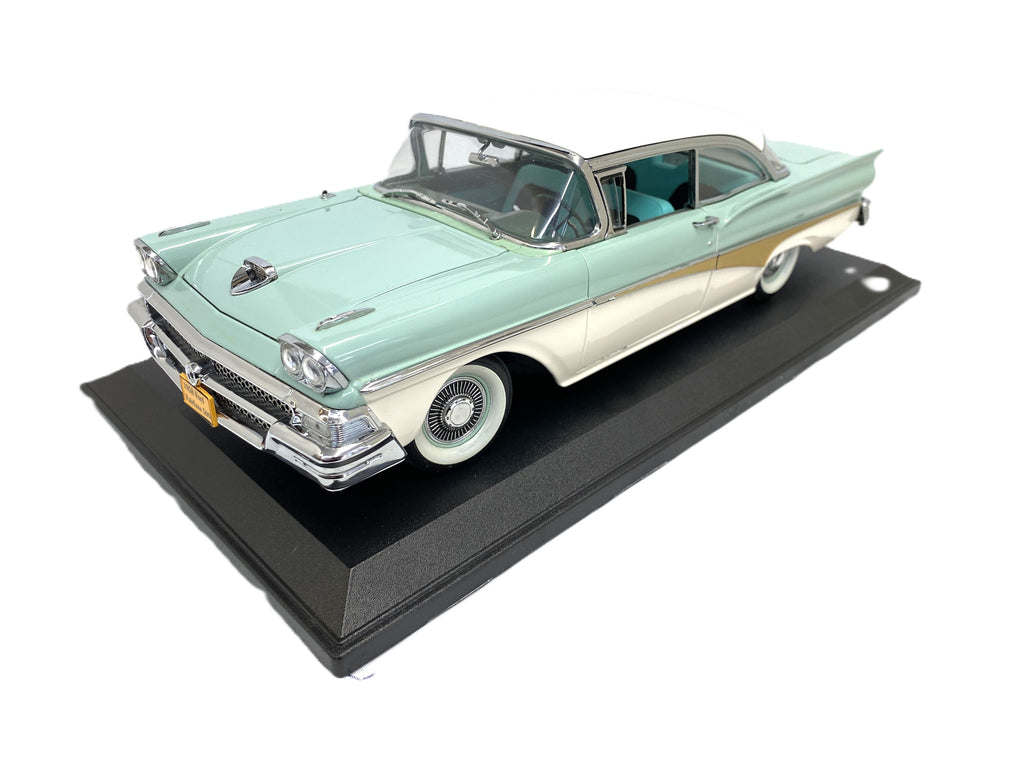 Ford Fairlane Hard Top 1958 Sun Star Platinum 1/18