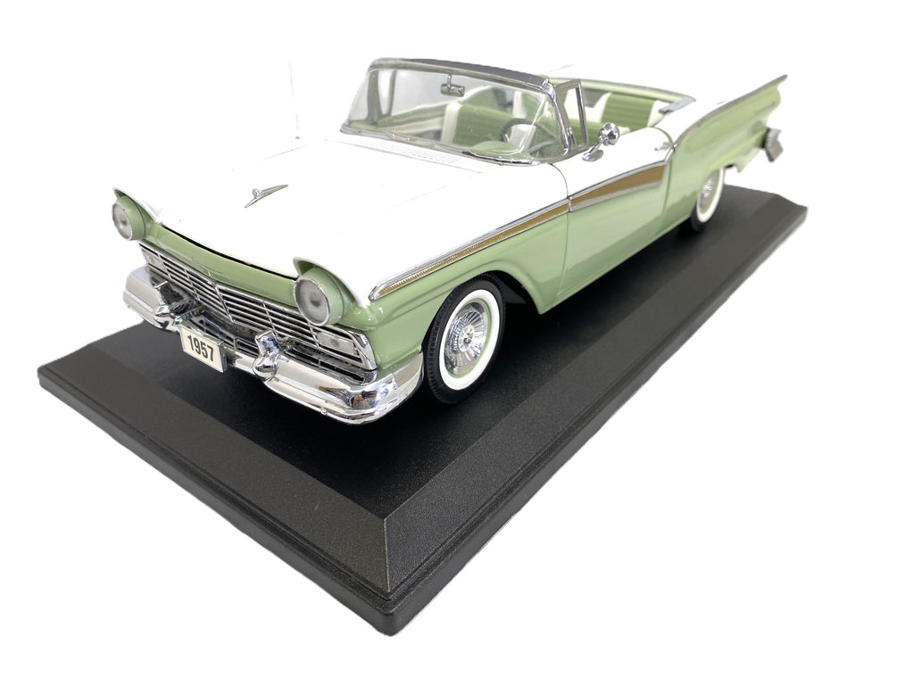 Ford Fairlane Skyliner 1957 Sun Star 1/18