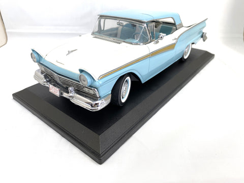 Ford Fairlane Skyliner 1957 Sun Star 1/18