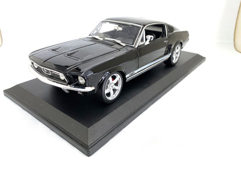 Ford Mustang GTA Fastback 1967 Maisto 1/18