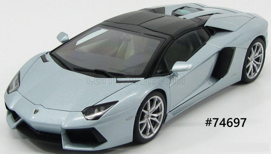 Lamborghini Aventador LP700-4 Roadster AUTOart Signature 1/18