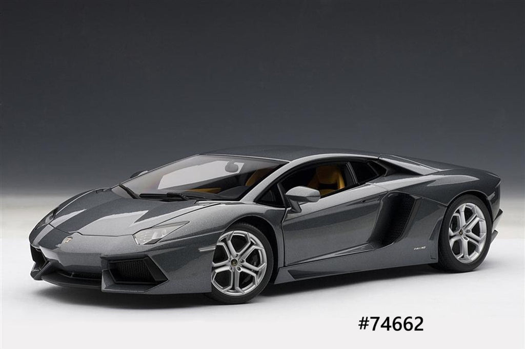 Lamborghini Aventador LP700-4 AUTOart Signature 1/18