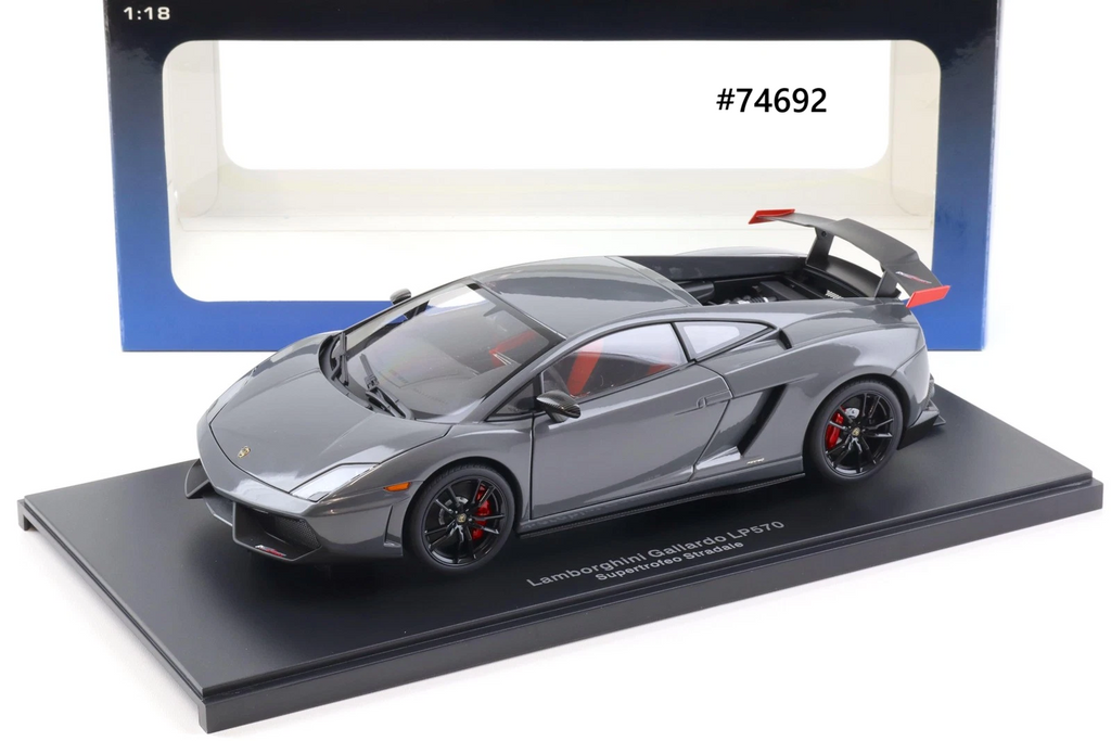 Lamborghini Gallardo LP570 Supertrofeo Stradale AUTOart Performance 1/18