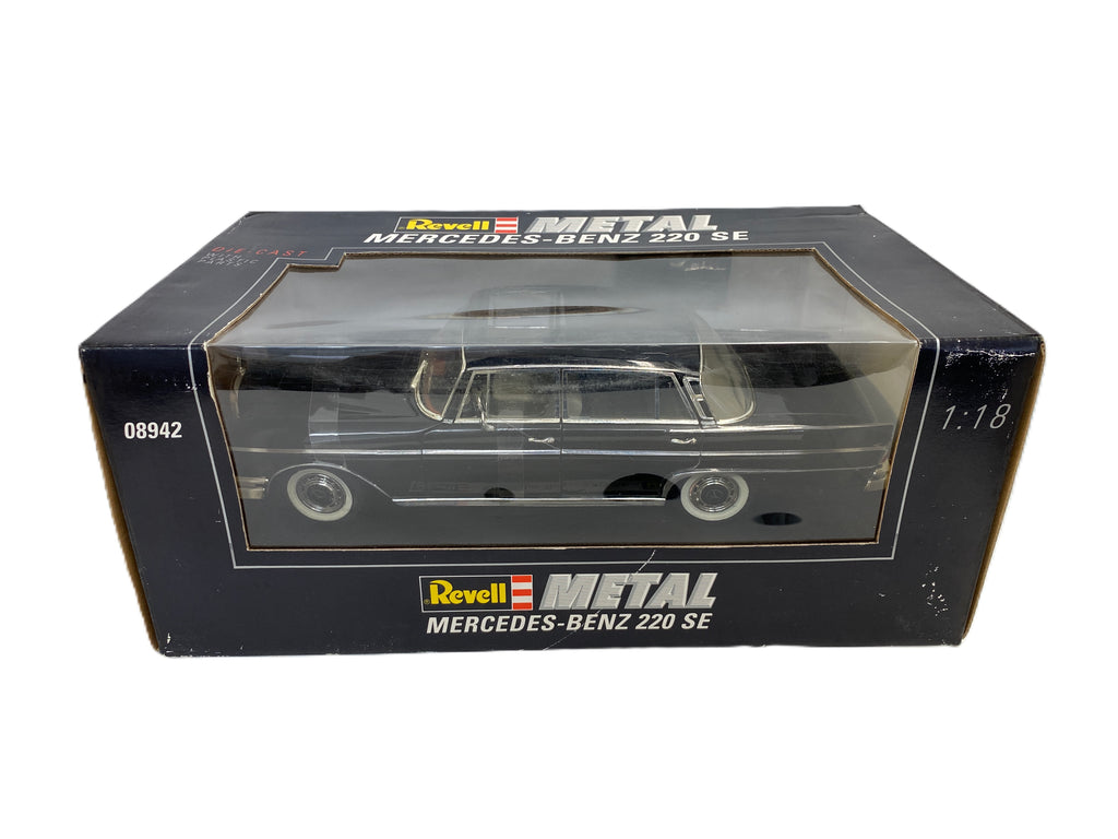 Mercedes 220 SE Revell 1/18
