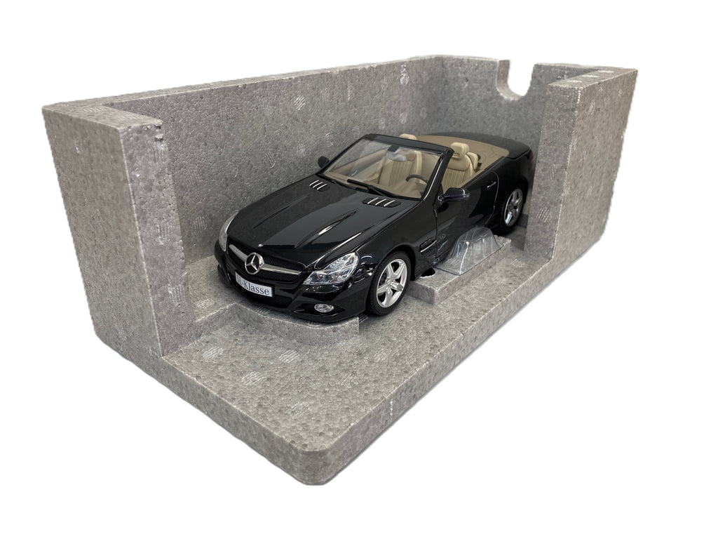 Mercedes SL-Klasse R230 2008 Minichamps Dealer Edition 1/18