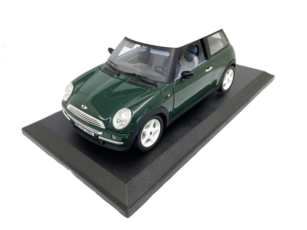 Mini Cooper 2000 Burago 1/18