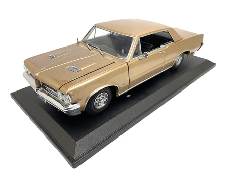 Pontiac GTO 1964 Sun Star 1/18