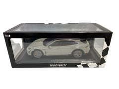 Porsche Taycan CUV Turbo S 2021 Minichamps 1/18