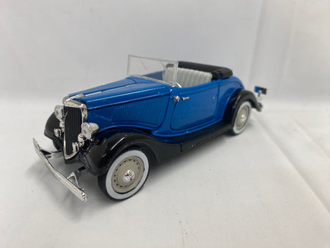 Ford V8 Deluxe Roadster 1934 Signature Models 1/32