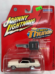 Chevrolet Monte Carlo 1970 Johnny Lightning Chevy Thunder Release 2 1/64