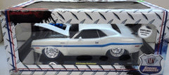Dodge Challenger R/T 1970 M2 Ground Pounders 1/18